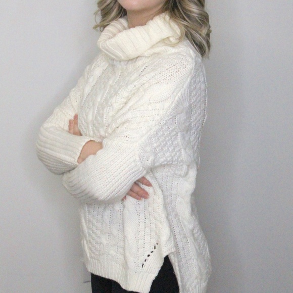 White Knit Long Sleeve Pattern Sweater - Picture 2 of 5